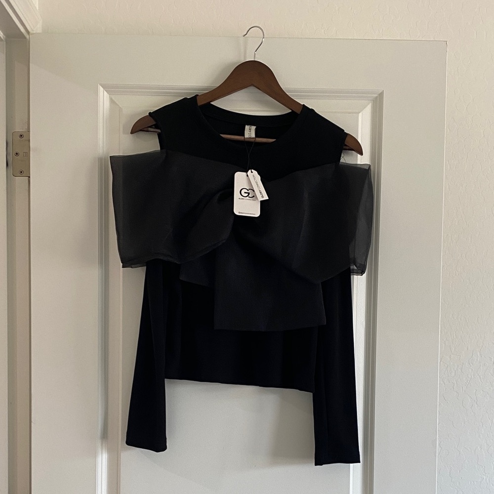 Elegant Black Off-Shoulder Ruffle Long Sleeve Top